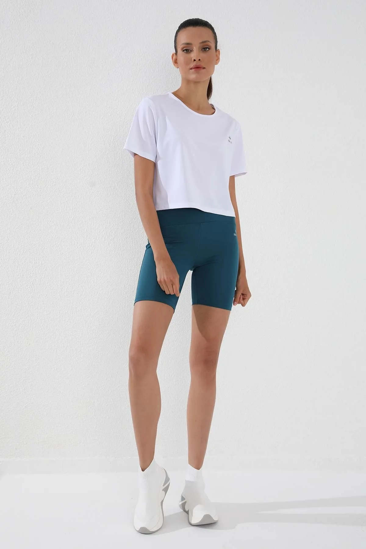basic kisa kol standart kalip o yaka kadin crop top t-shirt - 97143