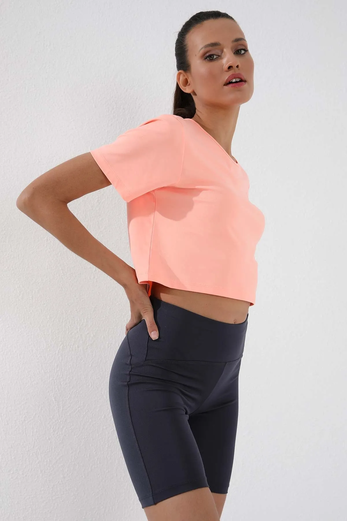basic kisa kol standart kalip o yaka kadin crop top t-shirt - 97143