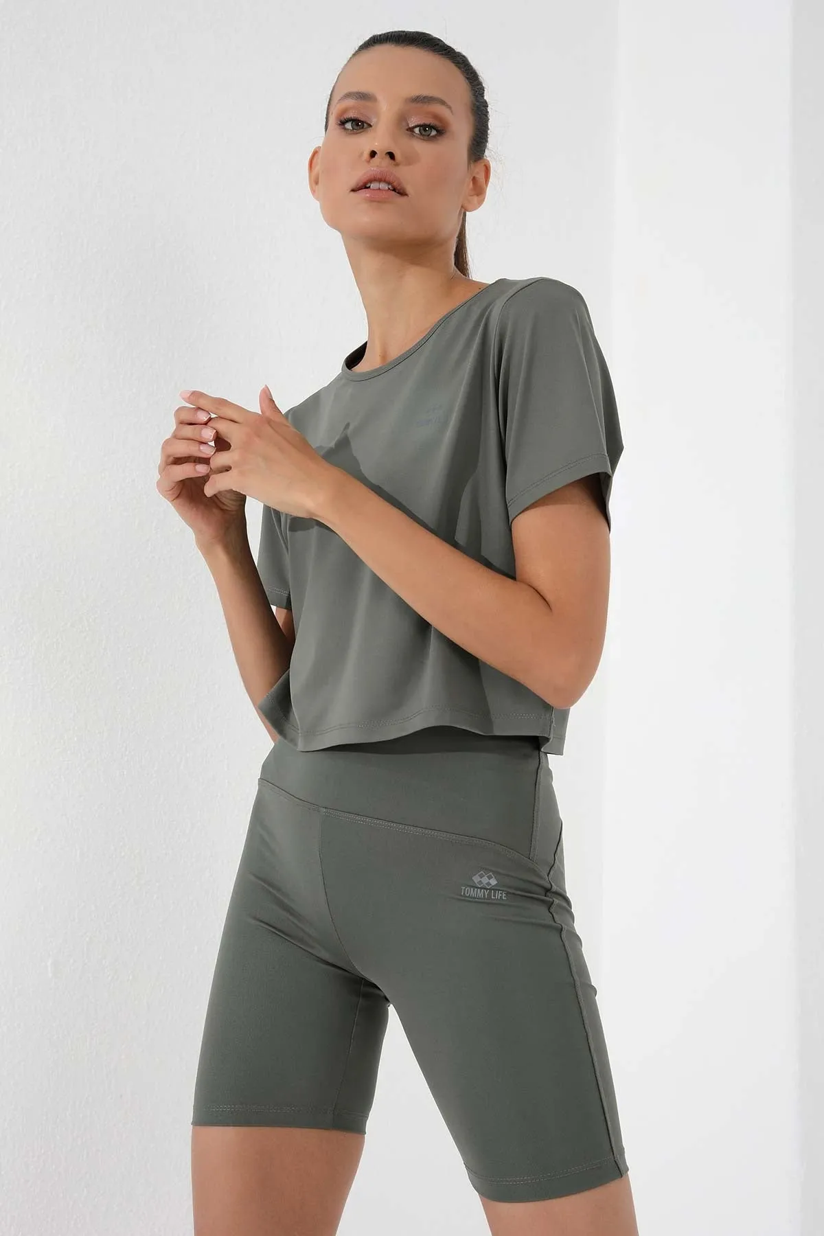 basic kisa kol standart kalip o yaka kadin crop top t-shirt - 97143