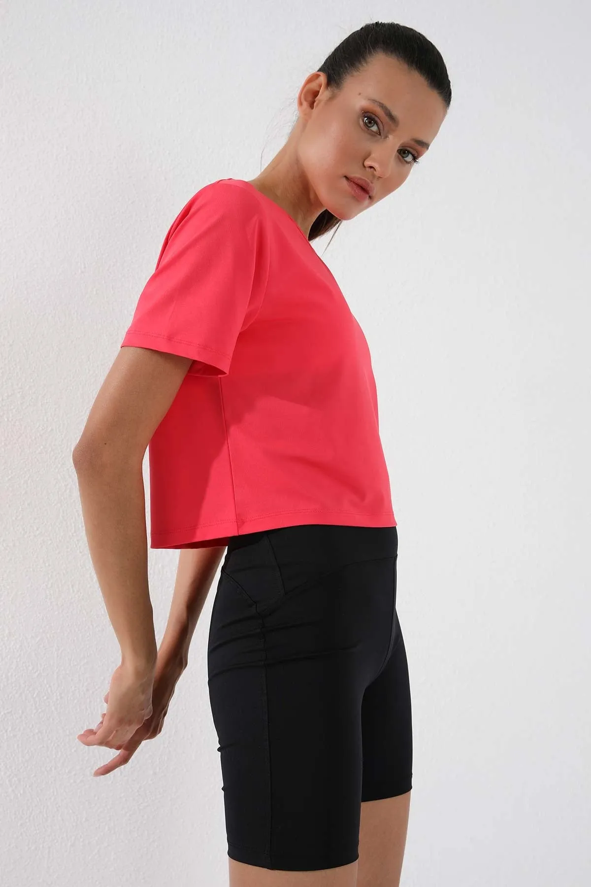 basic kisa kol standart kalip o yaka kadin crop top t-shirt - 97143