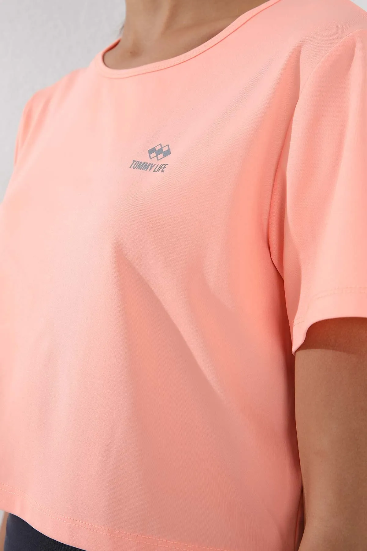 basic kisa kol standart kalip o yaka kadin crop top t-shirt - 97143