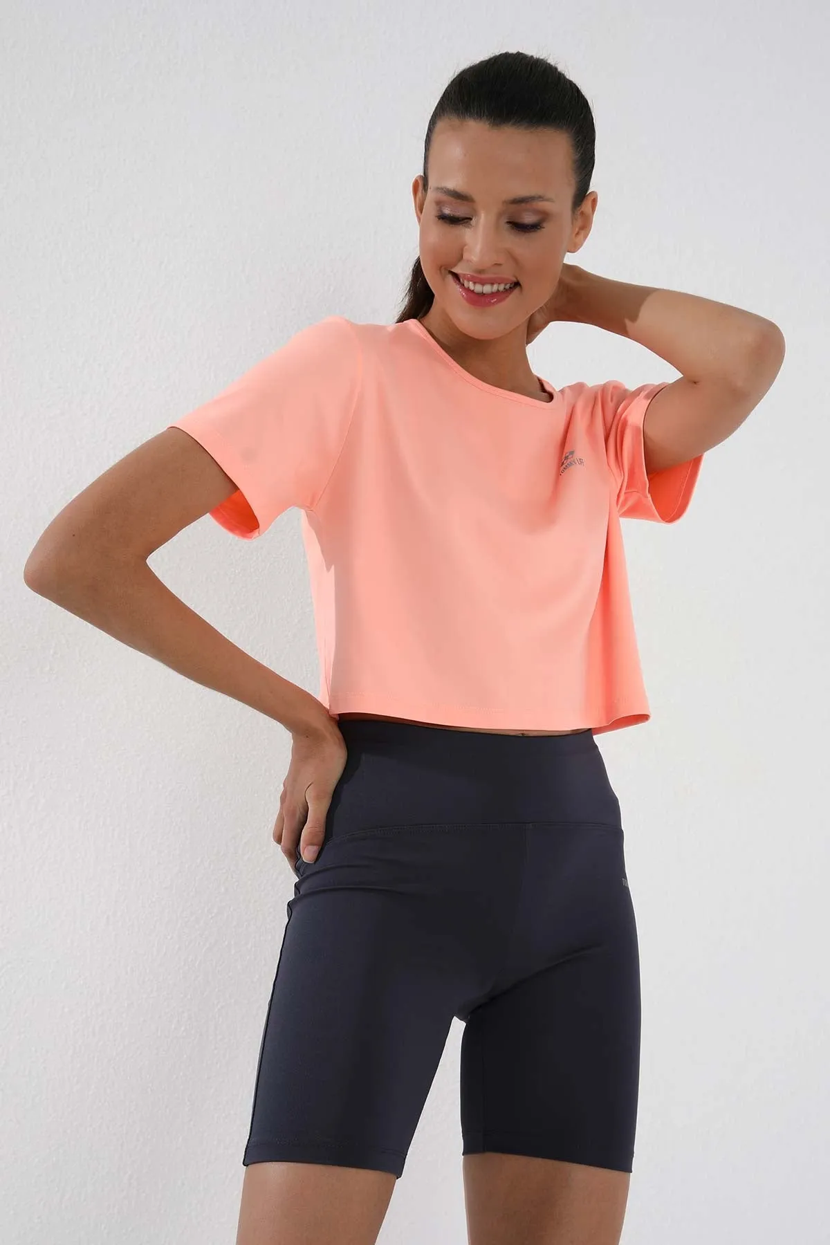 basic kisa kol standart kalip o yaka kadin crop top t-shirt - 97143