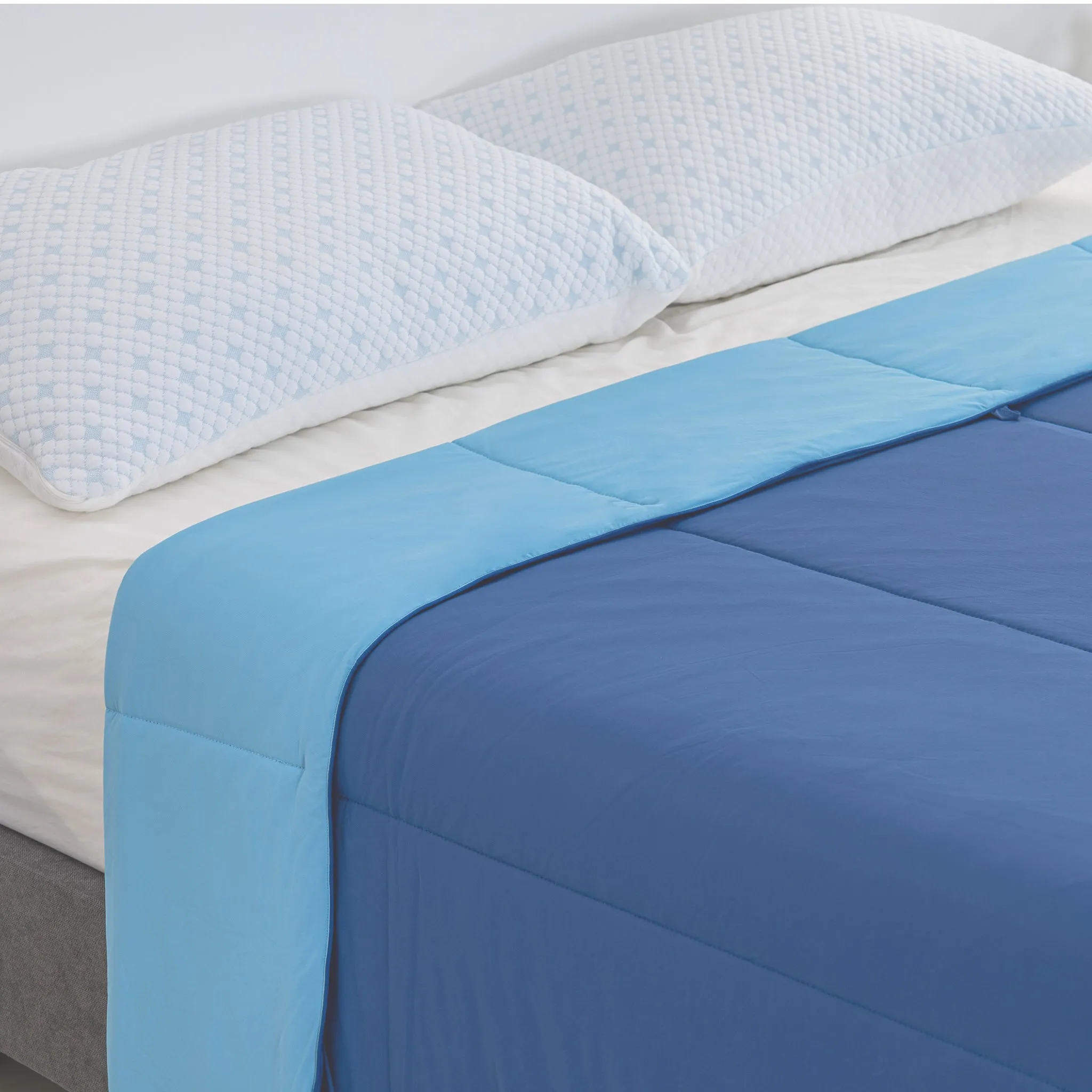 Dual-Sided Cooling Comforter
