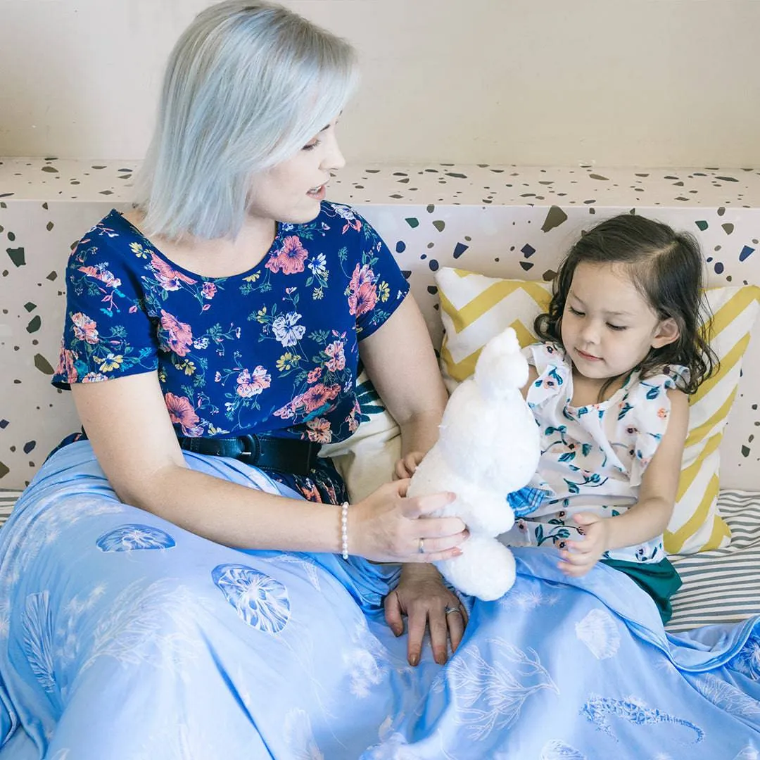 Elegear Refreshing Ocean-Inspired Blue Tone Silk Feel Cooling Blanket