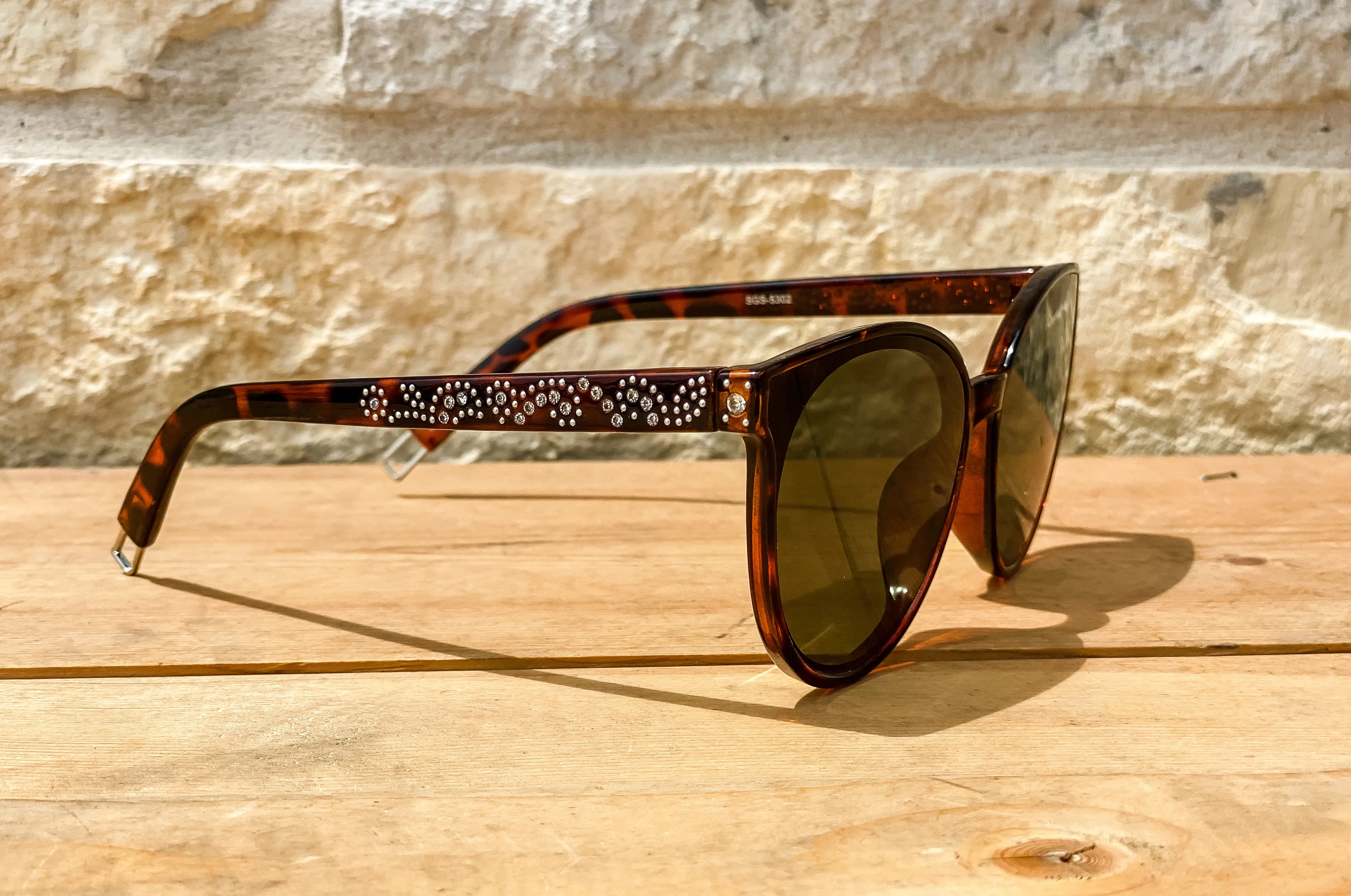 Montana West Rhinestone Cat Eye Sunglasses - Tortoise Frame